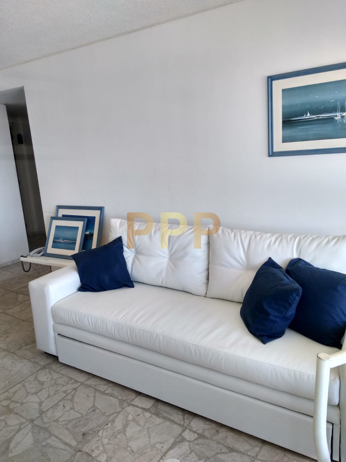 Apartamento ID.1354 - Alquile ya!!! Apartamento en el corazón de la Península, Punta del Este.