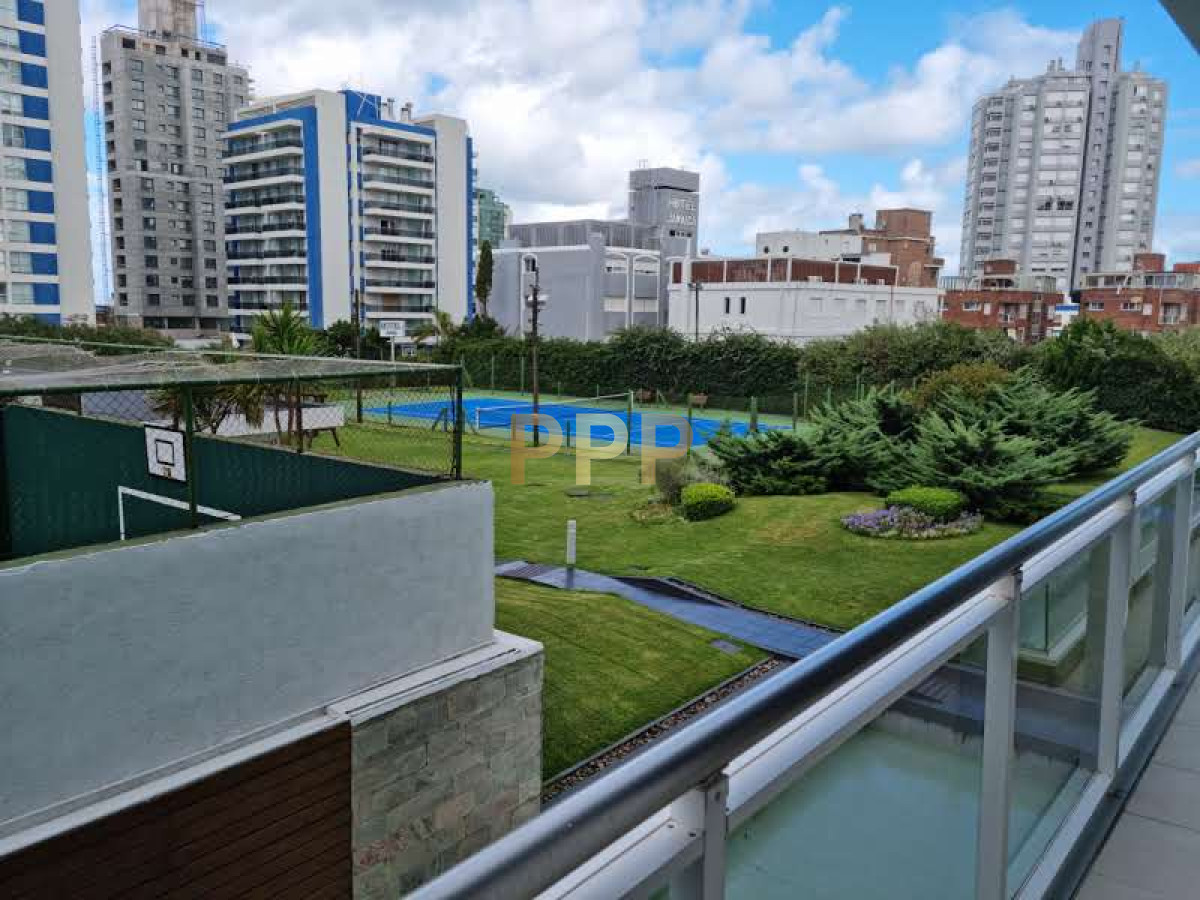 Apartamento ID.4 - En alquiler.. a pasitos del mar, torre con servicios.. Consulte!!!