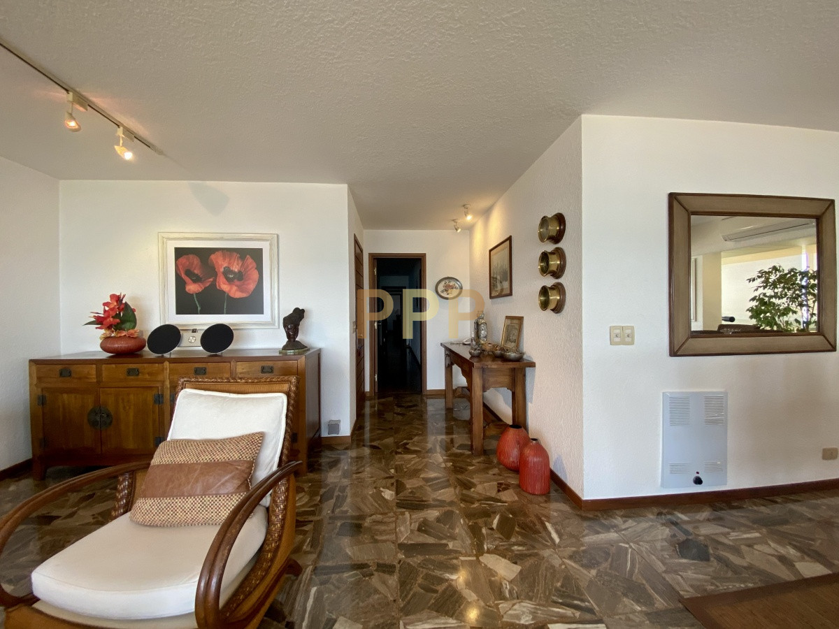 Apartamento ID.3744 - En venta y alquiler primera línea con excelentes vistas!!!