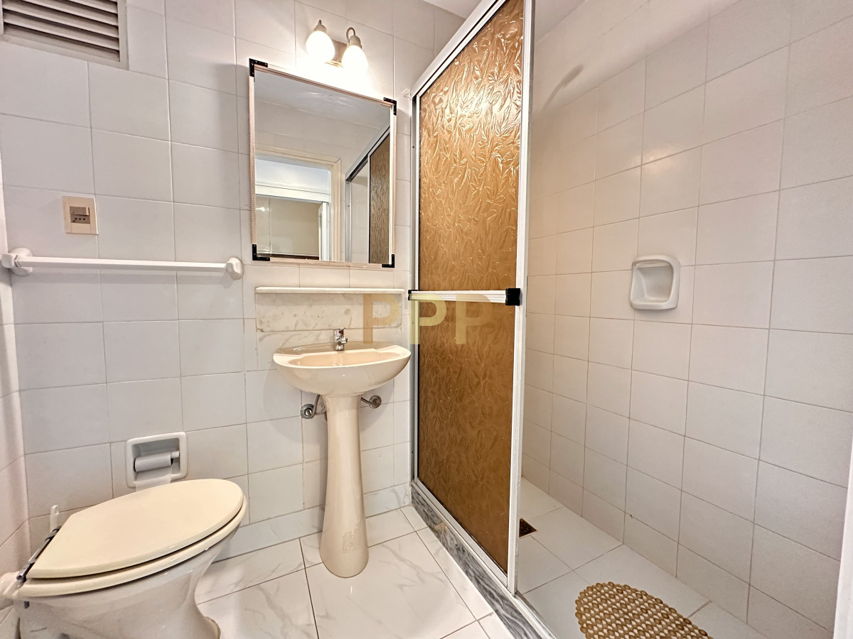 Apartamento ID.4199 - En Venta, a 100 metros del mar, Península Punta del Este