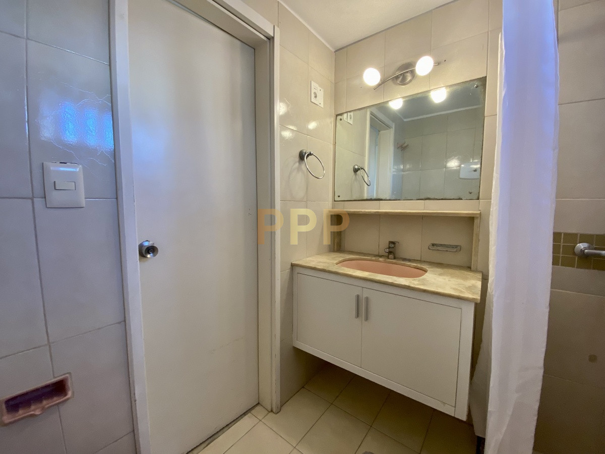 Apartamento ID.775 - Alquilo apartamento 2 dormitorios con parrillero propio en Península, Punta del Este