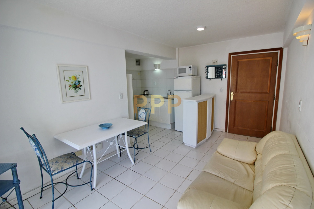 Apartamento ID.15 - Apartamento de 2 dormitorios con piscina en venta y alquiler en Peninsula, Punta del Este.