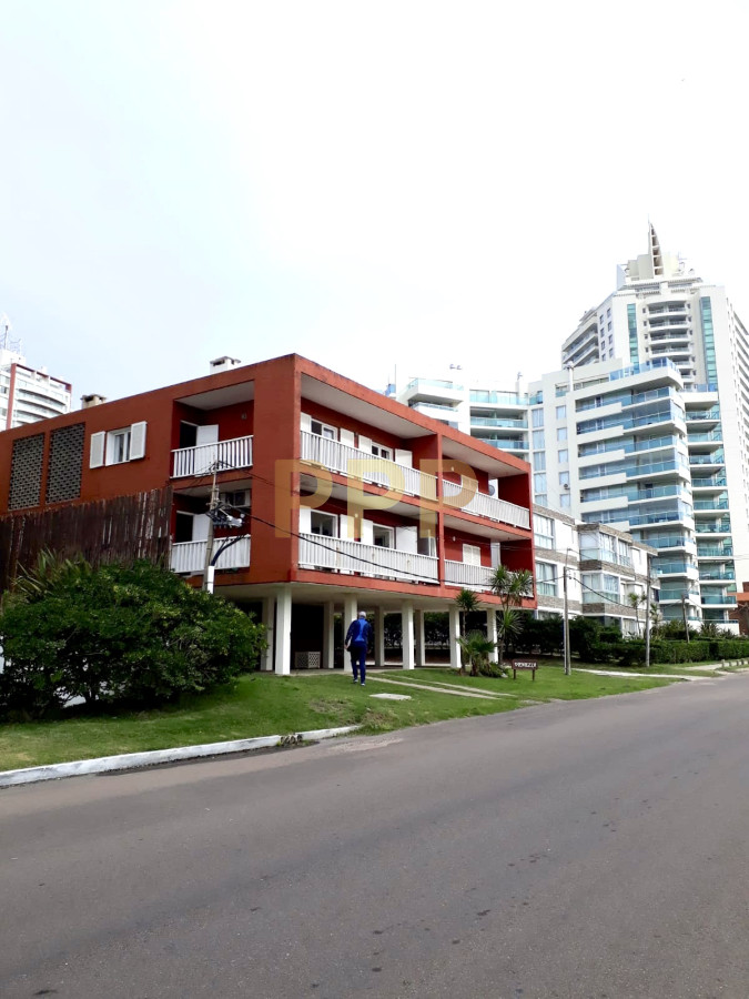 Apartamento ID.1405 - En alquiler con vista al mar, totalmente reciclado