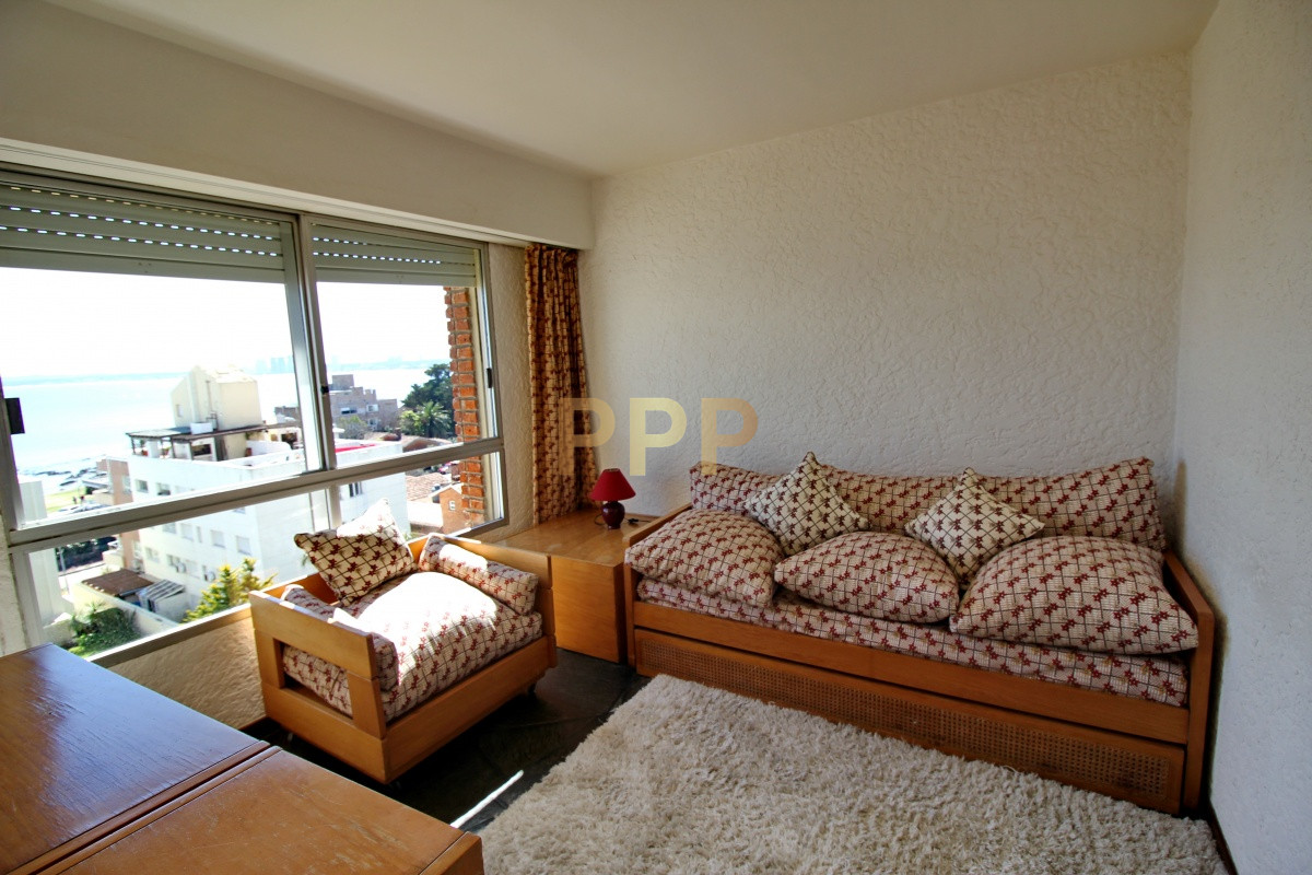 Apartamento ID.1084 - Apartamento amplio, luminoso con excelentes vistas al mar , y Puerto de Punta del Este