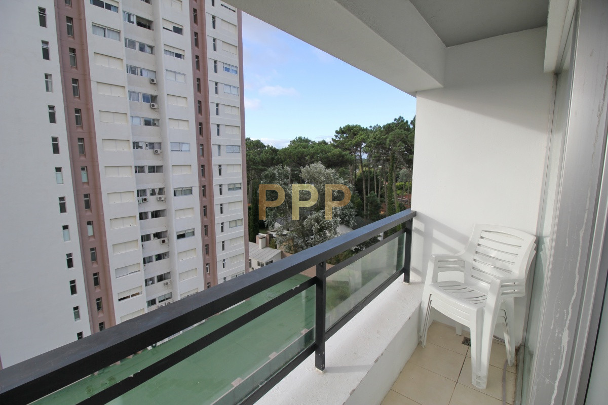 Apartamento ID.600 - En venta... Apartamento 3 dormitorios en Av. Roosevelt, Punta del Este