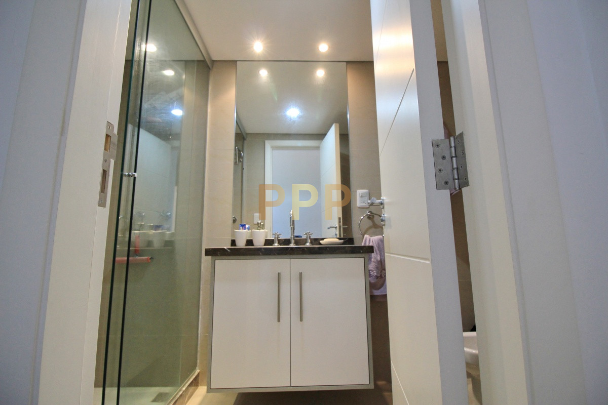 Apartamento ID.1057 - Apartamento con servicios en venta  en Punta del Este, zona Conrad.