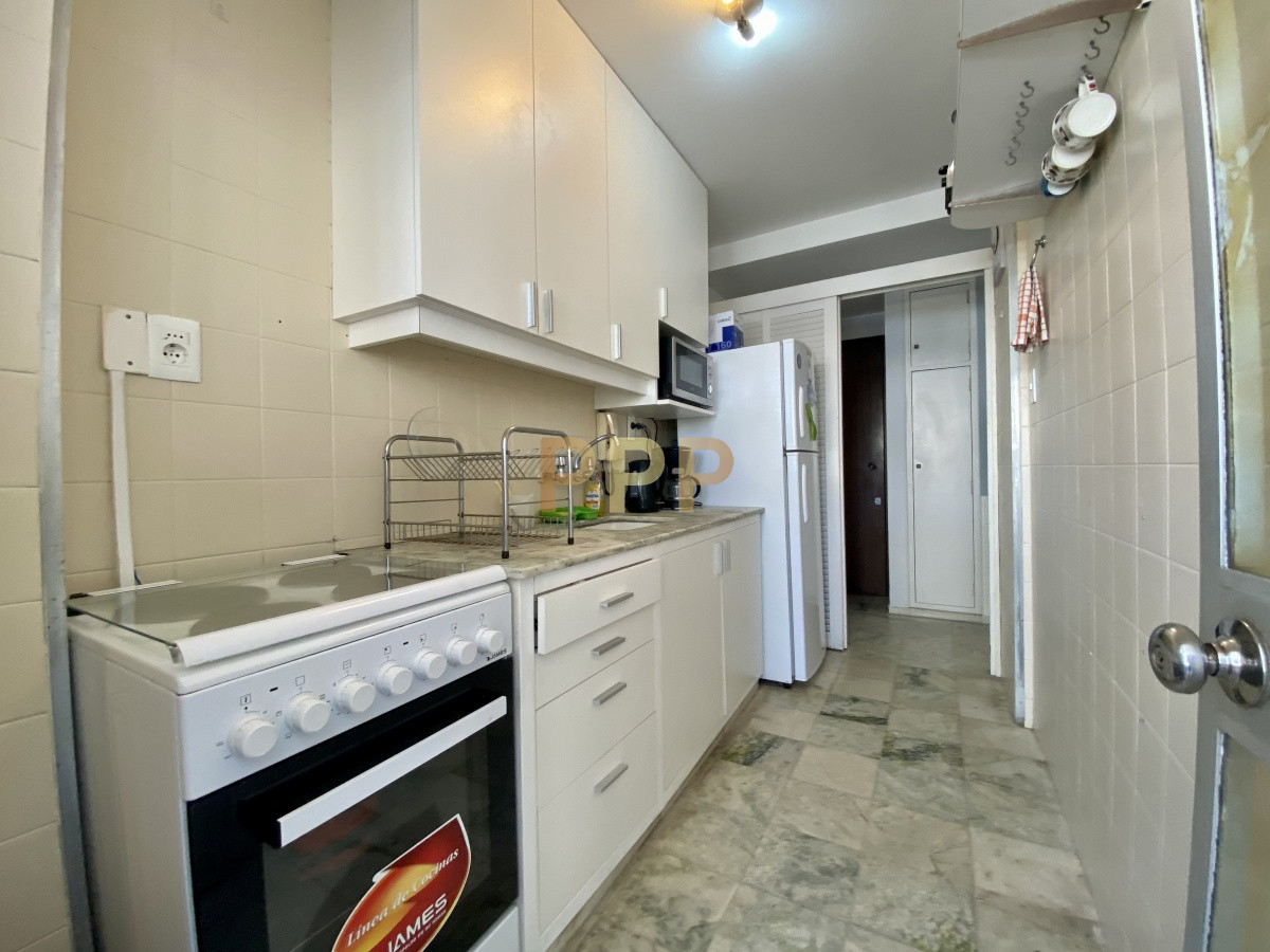 Apartamento ID.775 - Alquilo apartamento 2 dormitorios con parrillero propio en Península, Punta del Este