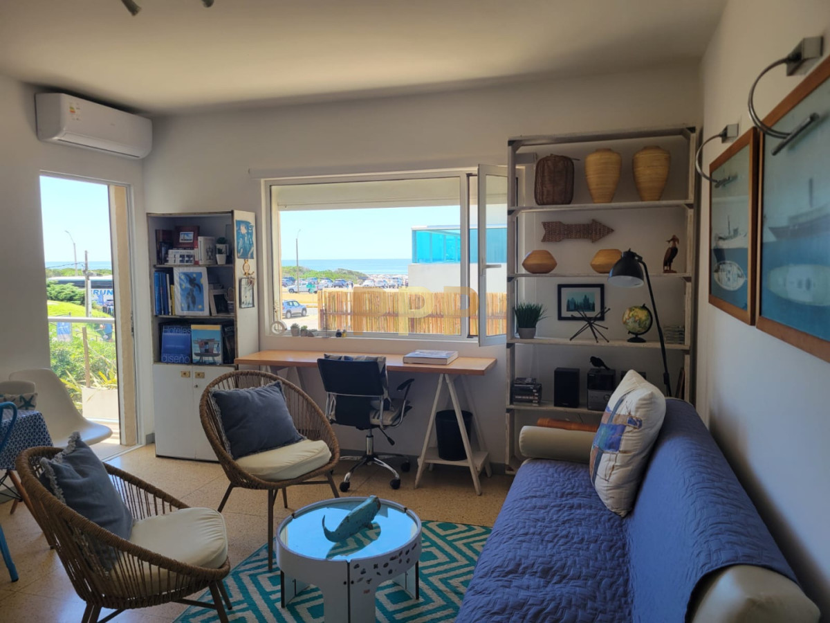 Apartamento ID.1405 - En alquiler con vista al mar, totalmente reciclado