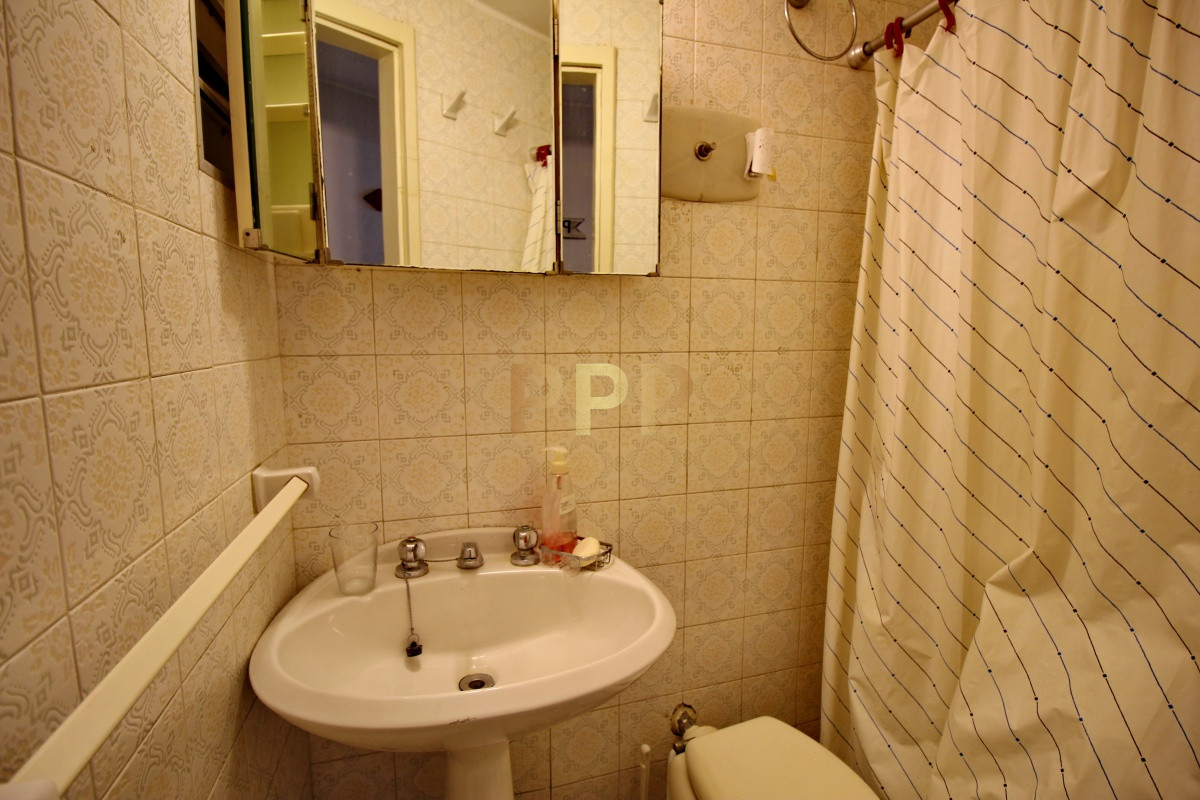 Apartamento ID.775 - Alquilo apartamento 2 dormitorios con parrillero propio en Península, Punta del Este