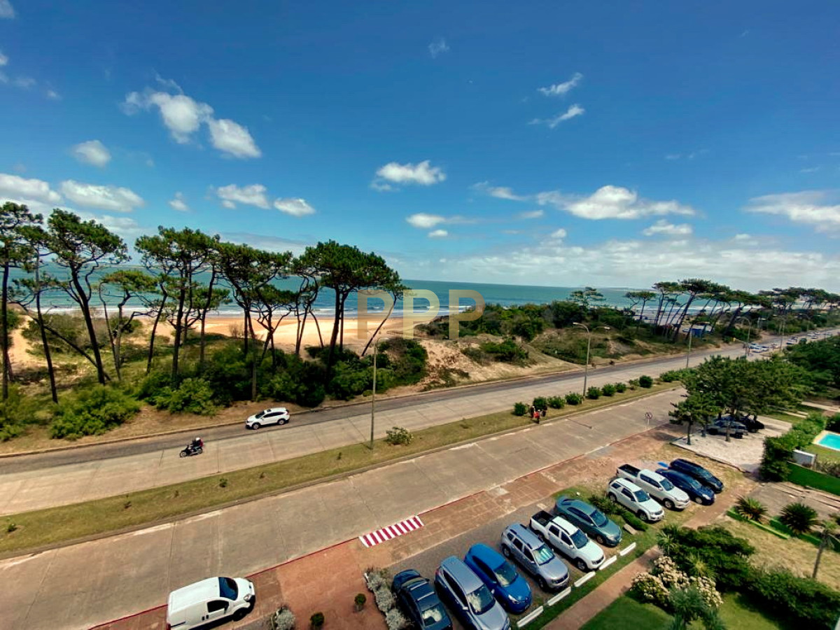 Apartamento ID.657 - Primera lÃ­nea frente al mar ( Mansa) Apartamento en Mansa, 2 dormitorios *