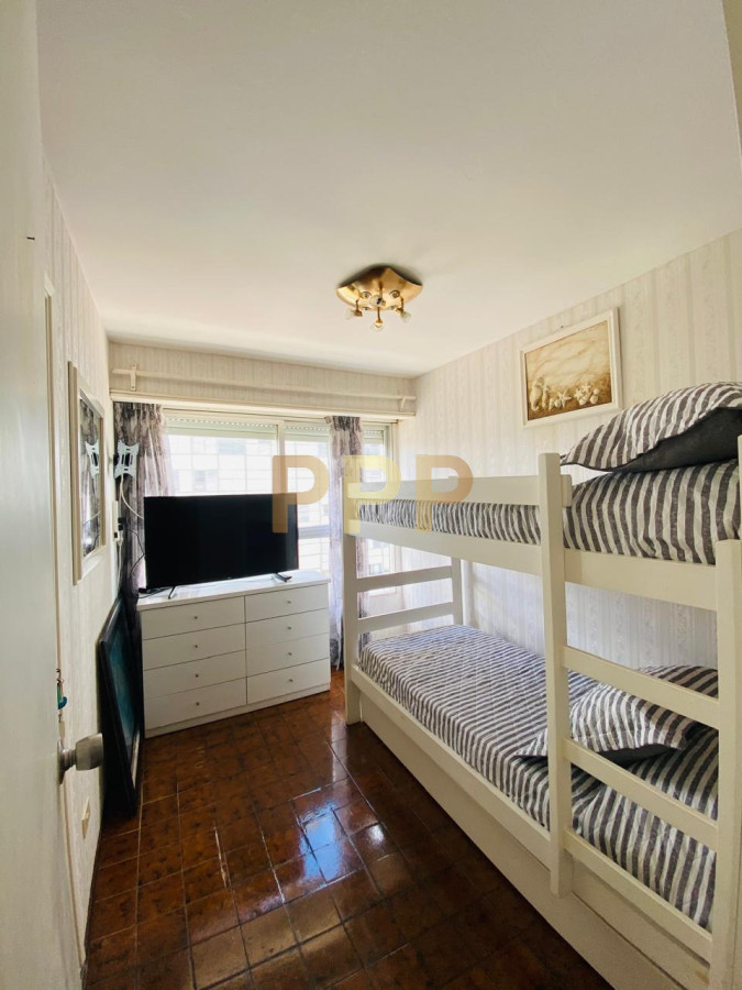 Apartamento ID.4172 - Apto en venta y alquiler, a pasitos del Puerto , reciclado.