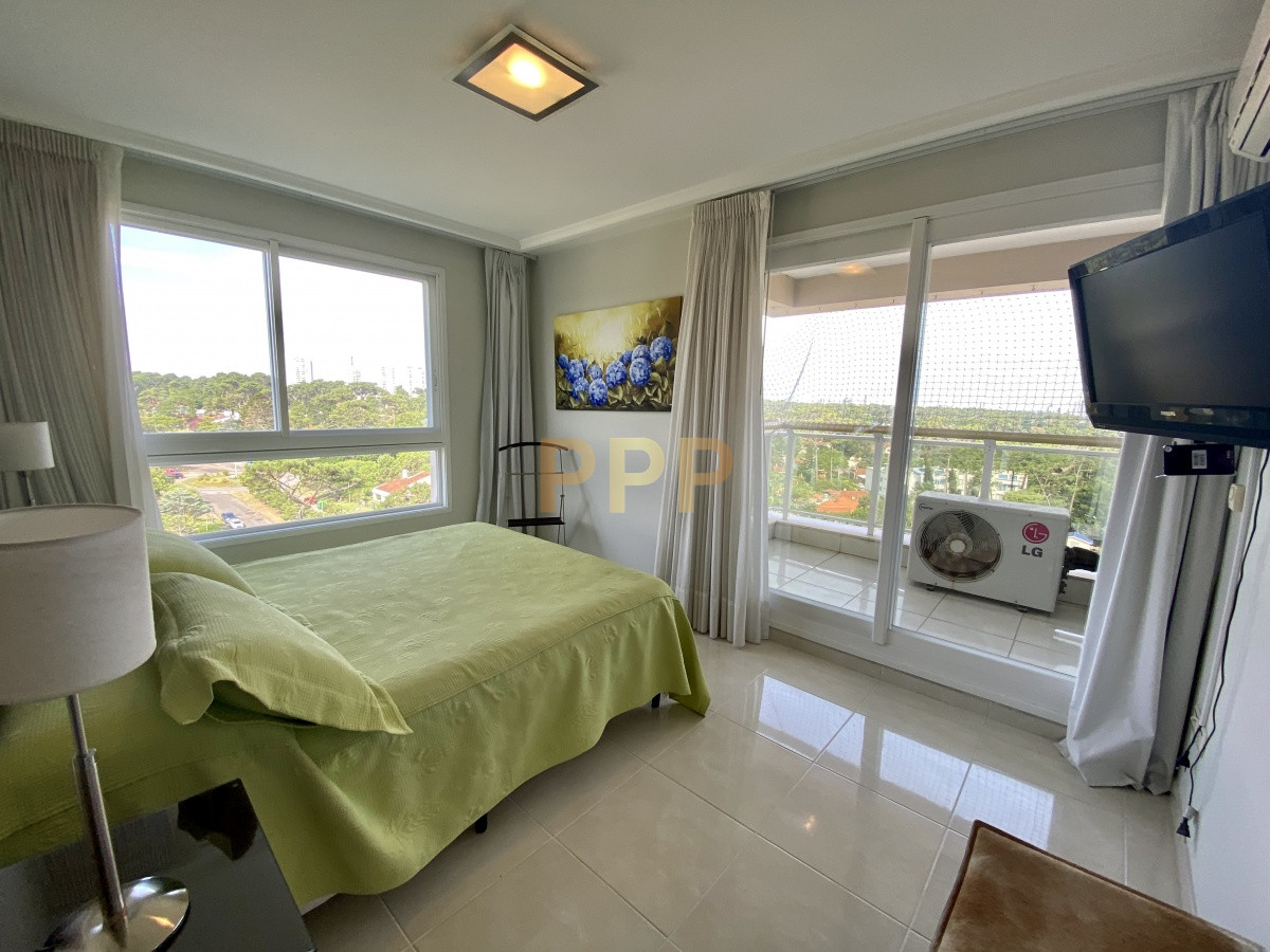 Apartamento ID.3468 - Piso alto en torre de categoría con todos y excelentes servicios.