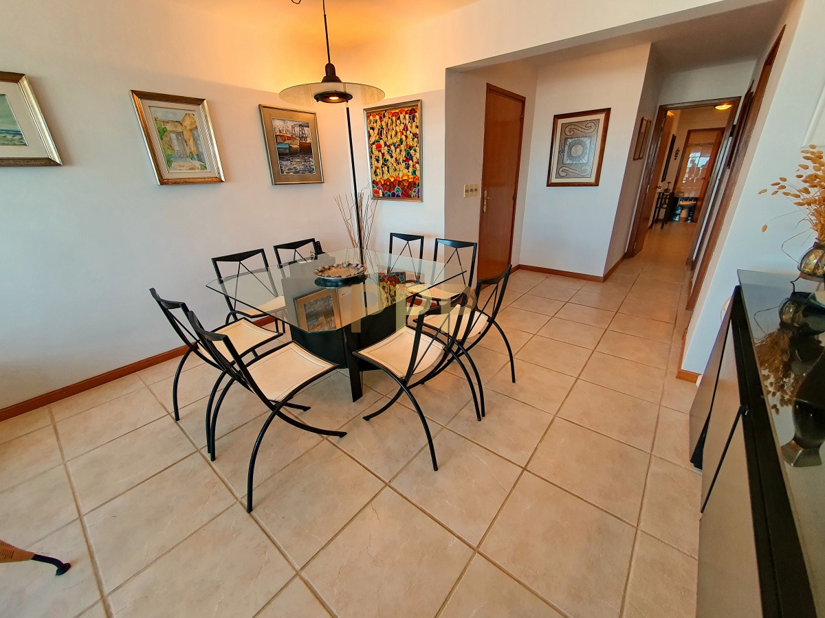 Apartamento ID.183 - Vendo o alquilo apartamento 3 dormitorios en primera lí­nea en Pení­nsula, Punta del Este 
