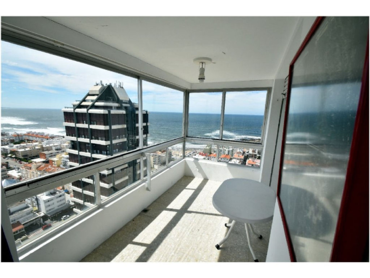 Alquile ya!!! Apartamento en el corazÃ³n de la PenÃ­nsula, Punta del Este.