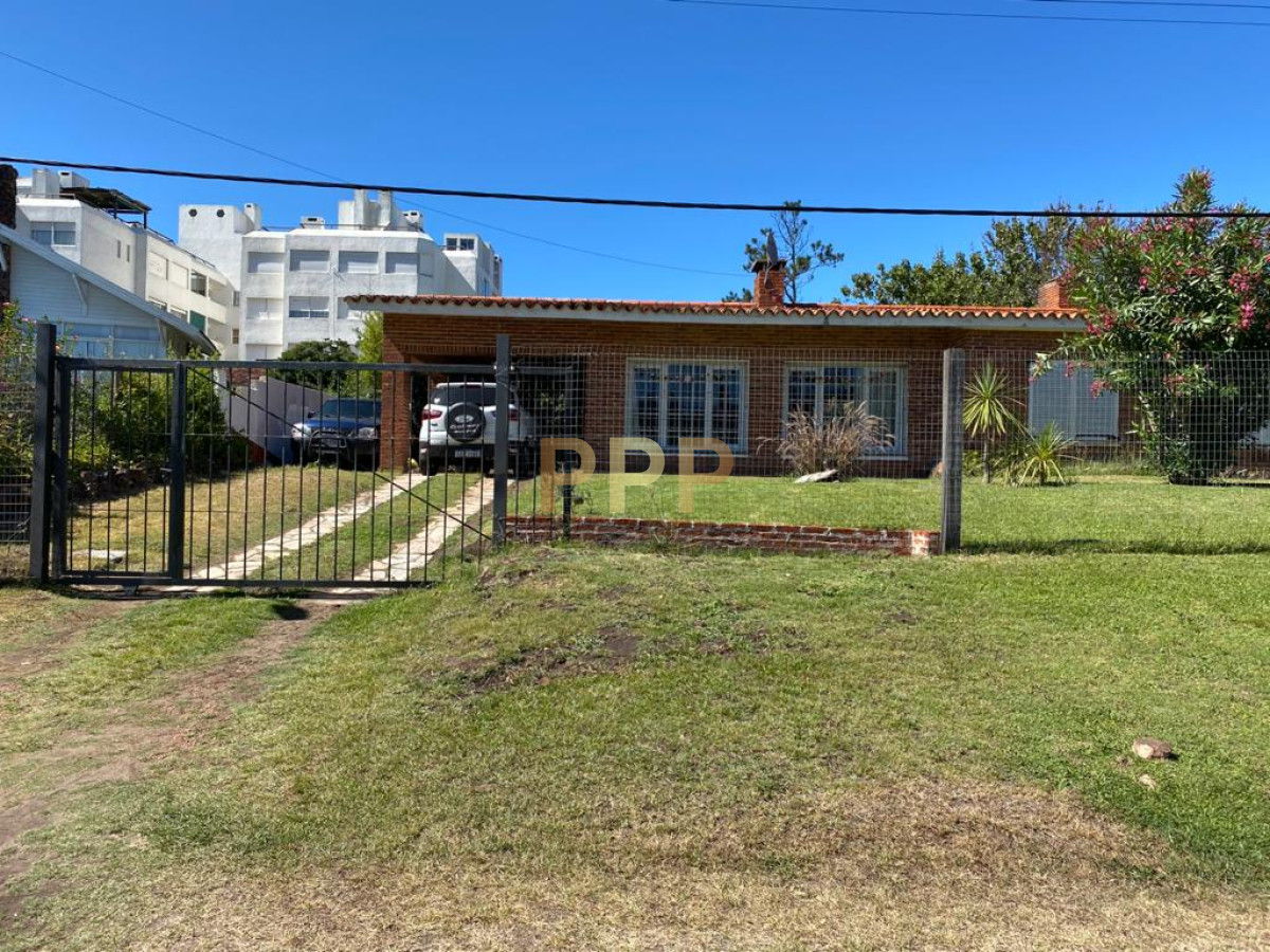 Casa ID.3264 - En venta.. casa en uno de los barrios más lindos para vivir todo el año.. a 100 ms del mar.
