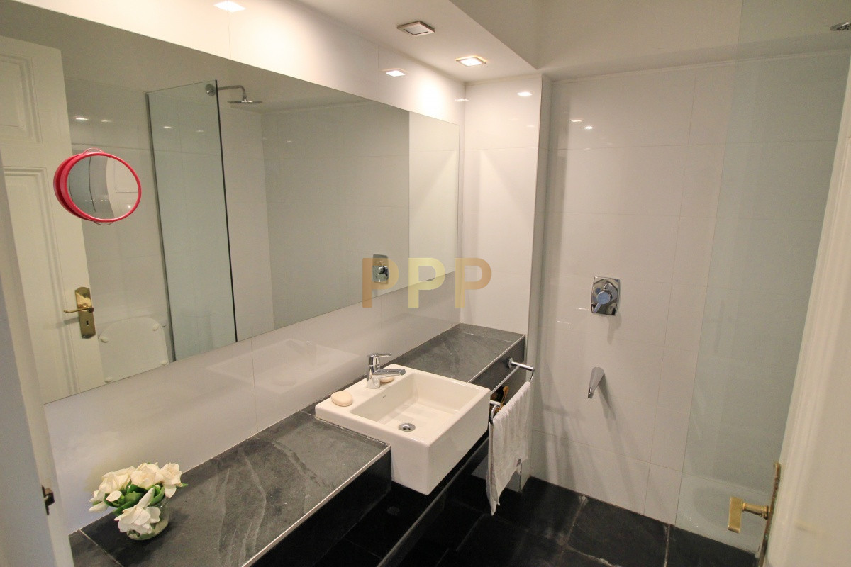 Casa ID.1656 -  En alquiler!!  Hermosa casa en alquiler zona Pinares, cuenta con piscina y gran jardin.