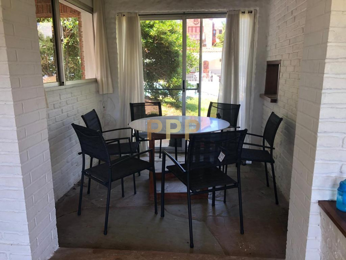 Casa ID.3264 - En venta.. casa en uno de los barrios más lindos para vivir todo el año.. a 100 ms del mar.