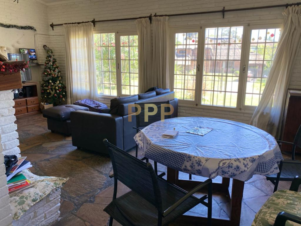 Casa ID.3264 - En venta.. casa en uno de los barrios más lindos para vivir todo el año.. a 100 ms del mar.