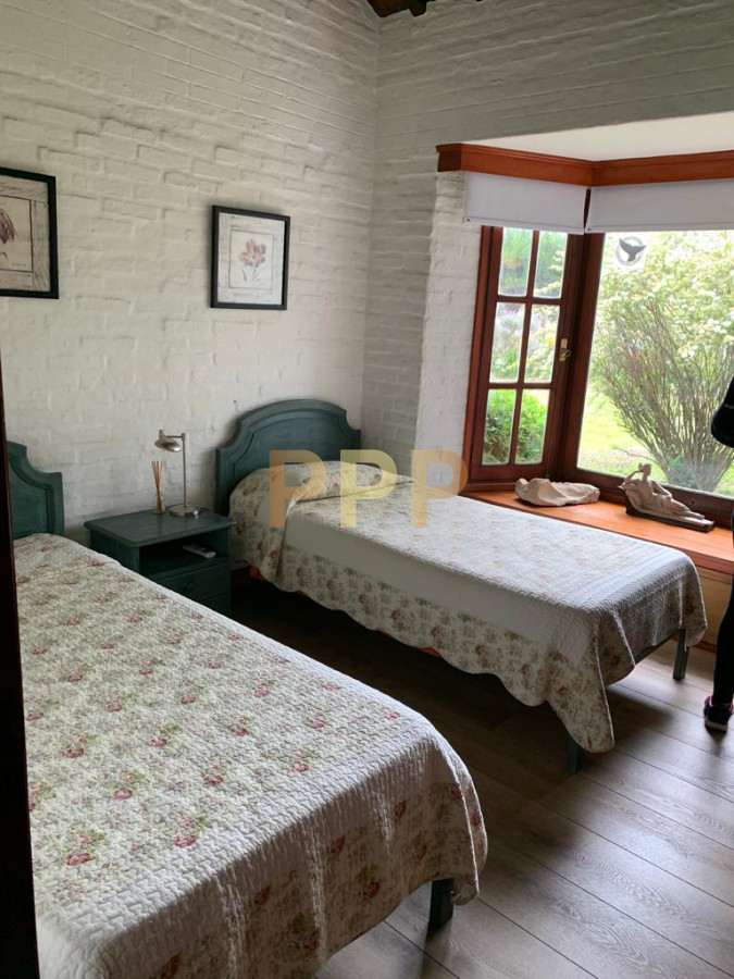 Casa ID.1568 - En alquiler.. hermosa Casa en Lugano, 3 dormitorios *