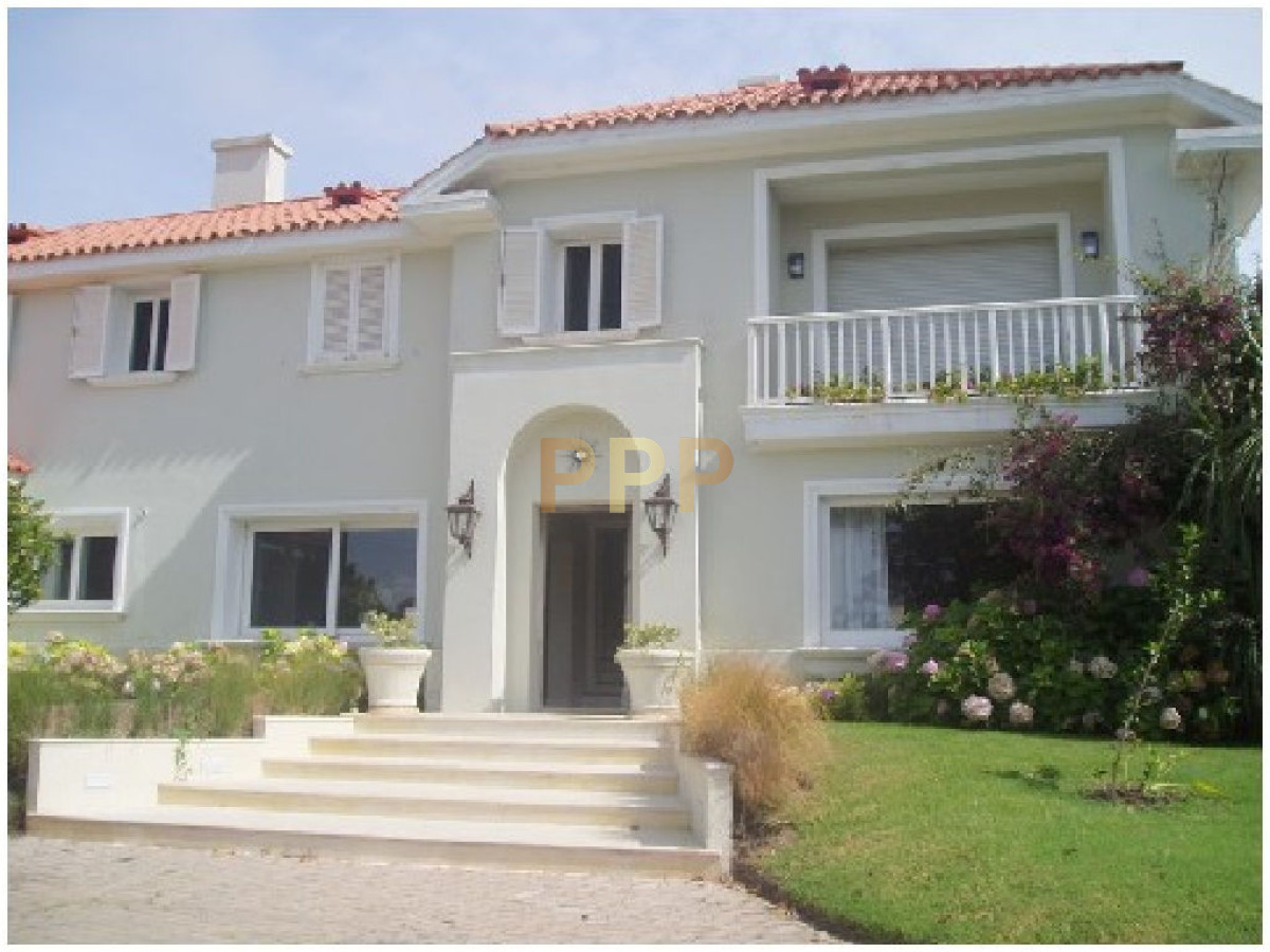 Casa ID.1640 - Espectacular residencia en una de las zonas mas cotizadas de Punta del Este, a metros del mar (Playa Brava).