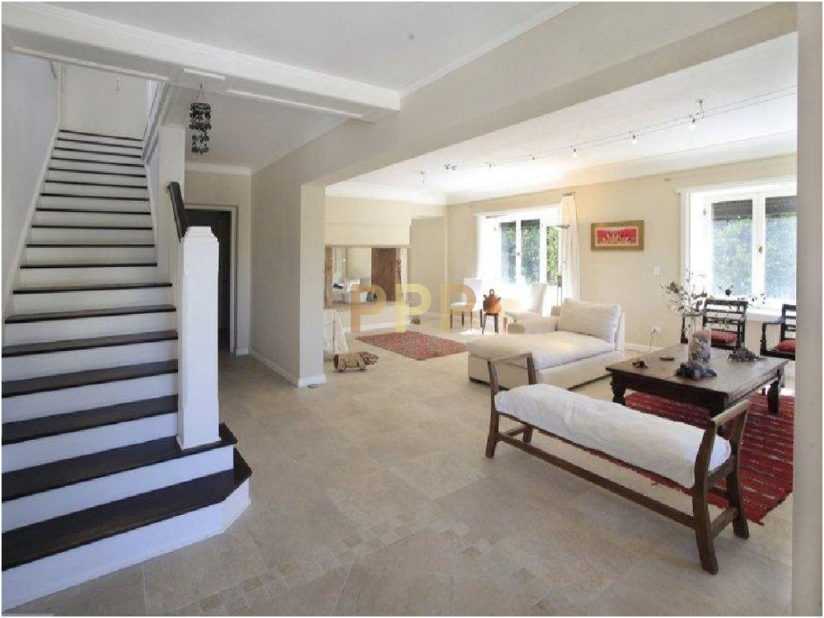 Casa ID.1640 - Espectacular residencia en una de las zonas mas cotizadas de Punta del Este, a metros del mar (Playa Brava).