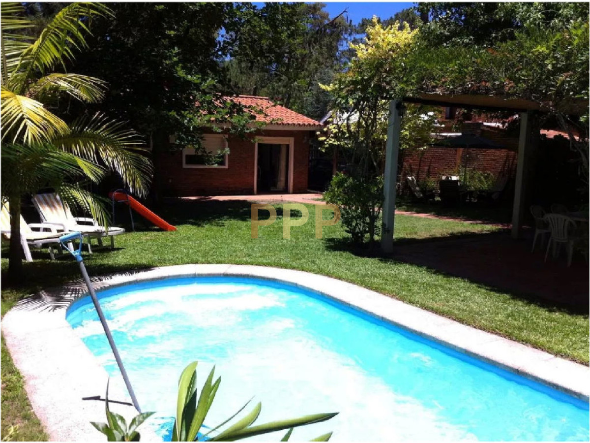 Casa ID.1649 - Casa en venta Zona Pinares. A cinco cuadras del mar! Punta del Este.