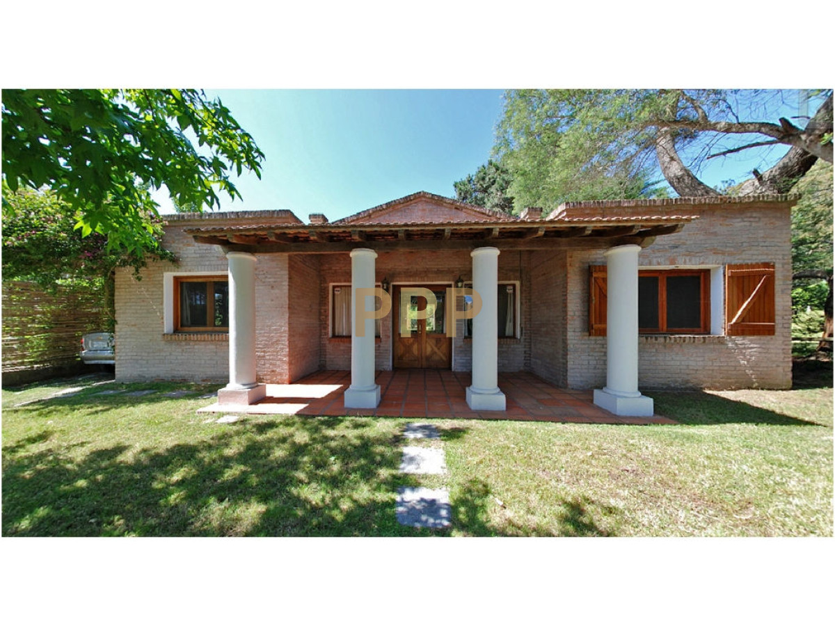 Casa ID.1719 - Casa de 2 dormitorios en alquiler en Rincon del Indio, Punta del Este