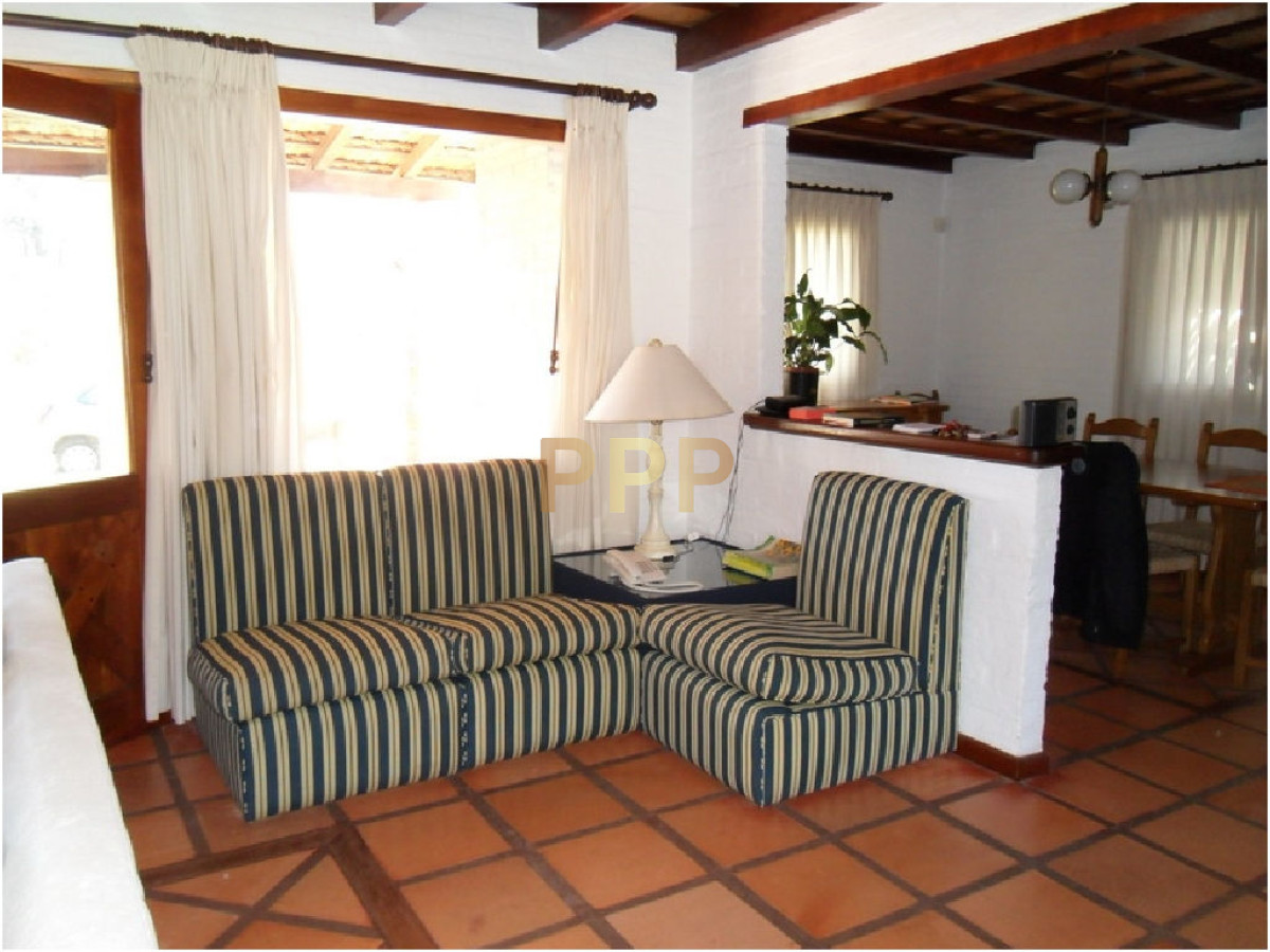 Casa ID.1719 - Casa de 2 dormitorios en alquiler en Rincon del Indio, Punta del Este