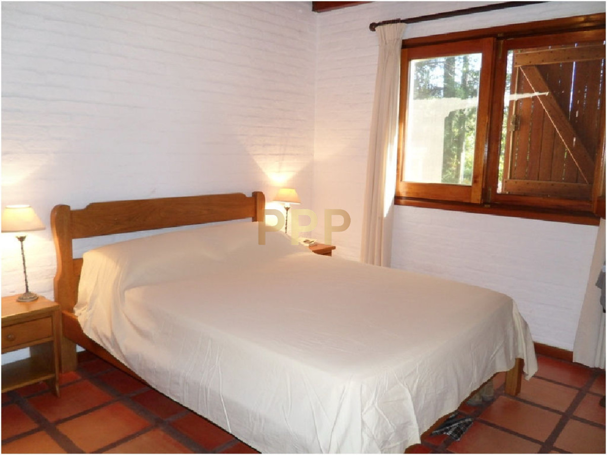 Casa ID.1719 - Casa de 2 dormitorios en alquiler en Rincon del Indio, Punta del Este