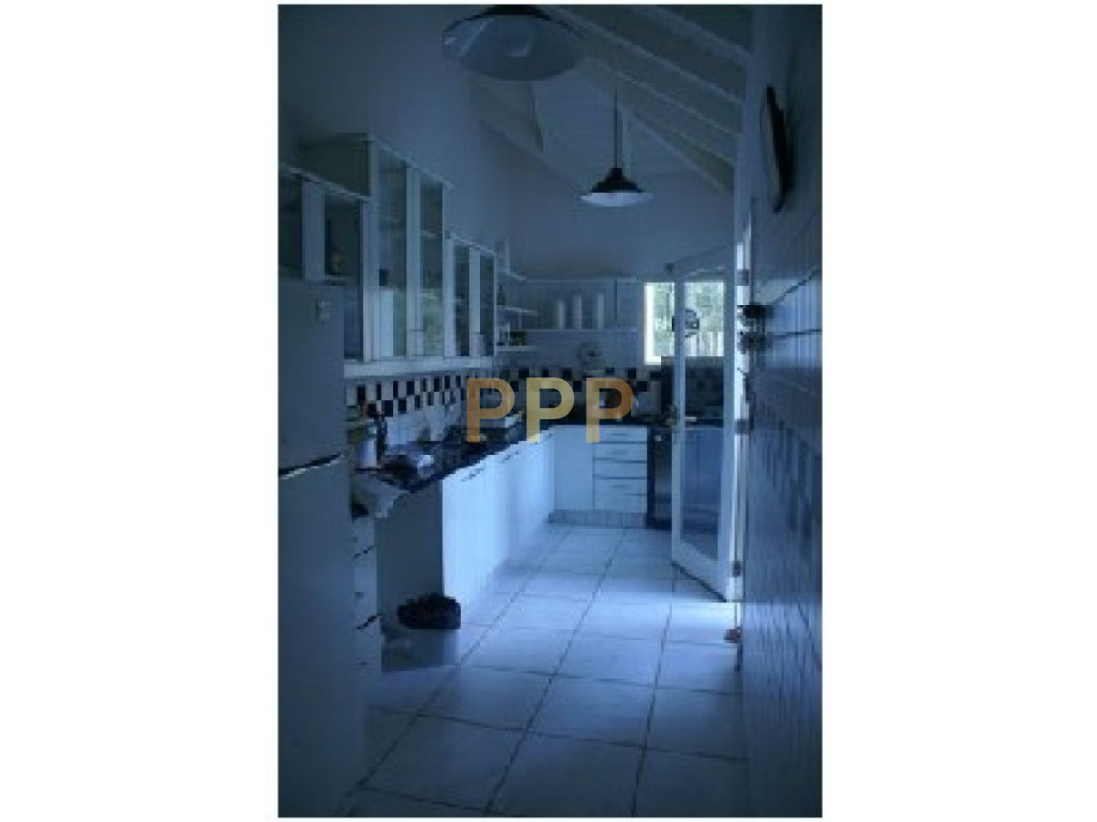 Casa ID.1573 - Casa en venta. Ambientes amplios, a metros del mar. Punta del Este.