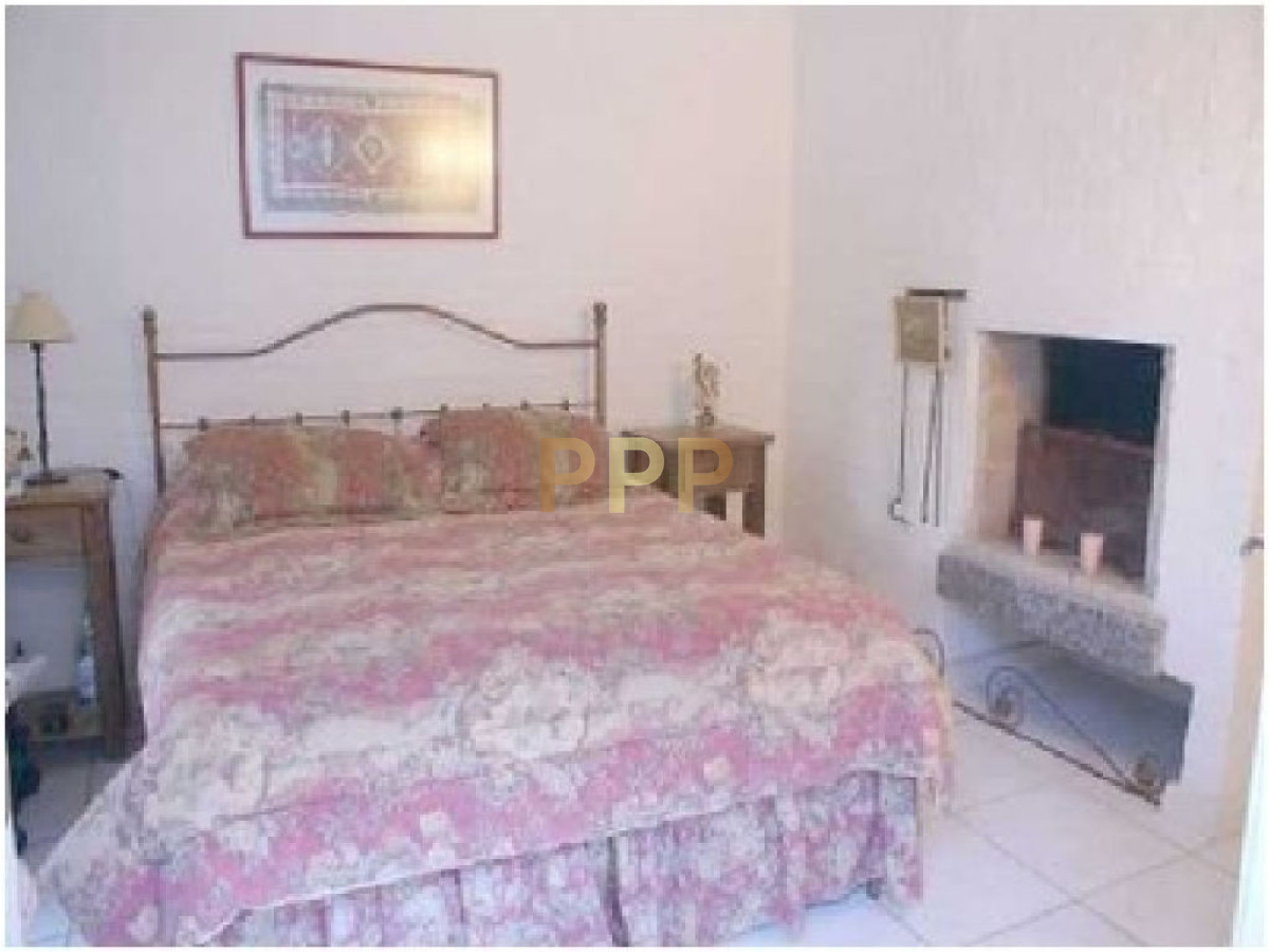 Casa ID.1573 - Casa en venta. Ambientes amplios, a metros del mar. Punta del Este.