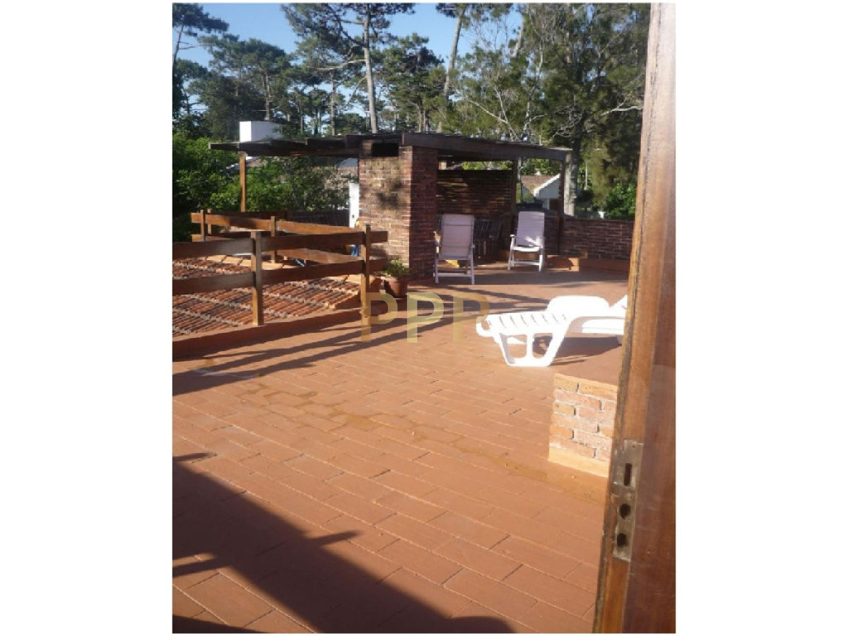 Casa ID.1580 - Casa en venta. Excelente zona.Punta del este. Ambientes amplios, confortables.