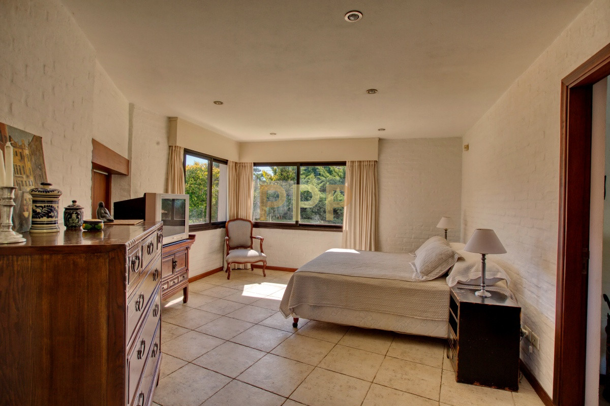 Casa ID.1663 - Excelente casa con piscina en alquiler en Rincon del Indio, playa Brava, Punta del Este.