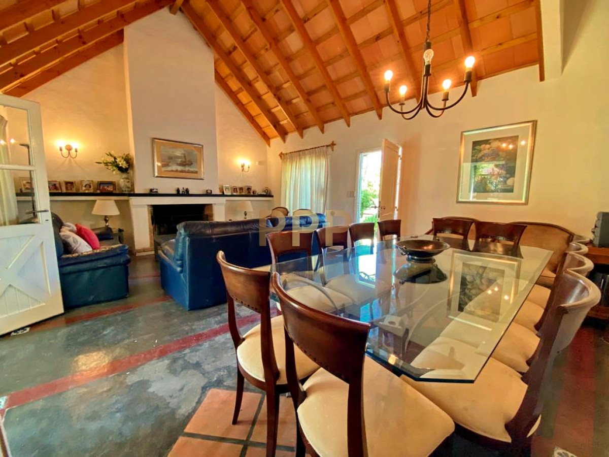 Casa ID.1675 - Casa en Brava, 3 dormitorios y demás con piscina!!!