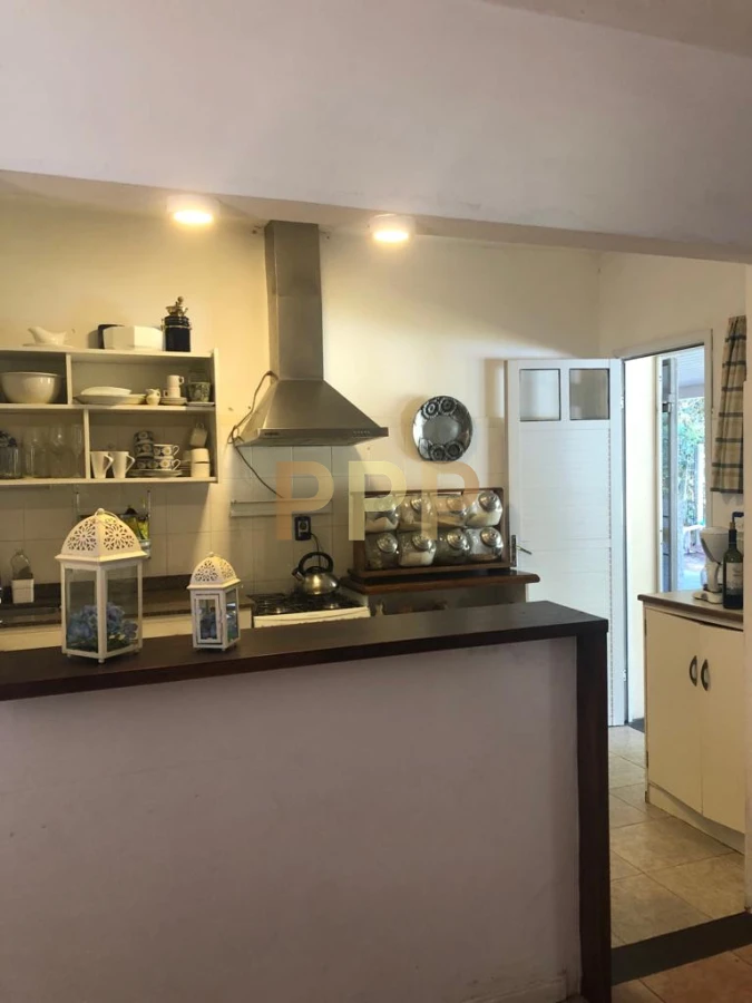 Casa ID.1658 - Casa de 3 dormitorios con piscina climatizada en alquiler. Playa brava.