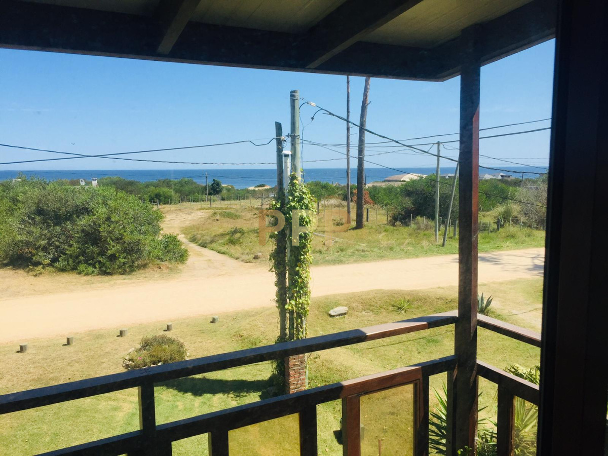 Casa ID.3200 - En venta y alquiler, casa en La Juanita !!!