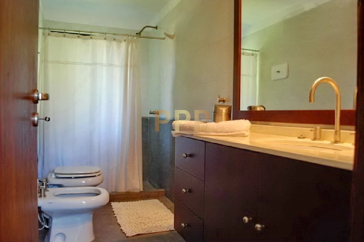 Casa ID.1663 - Excelente casa con piscina en alquiler en Rincon del Indio, playa Brava, Punta del Este.