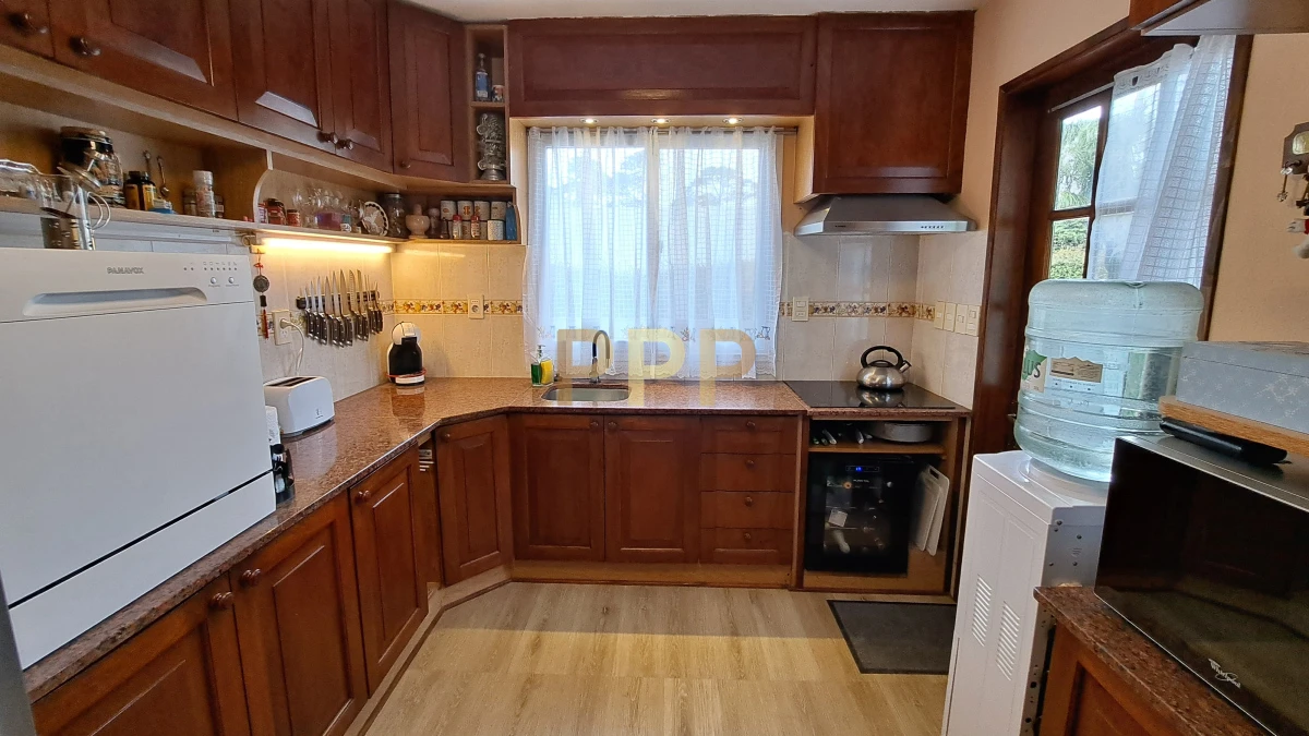 Casa ID.4225 - Casa en venta, Pinares a dos cuadras del mar.