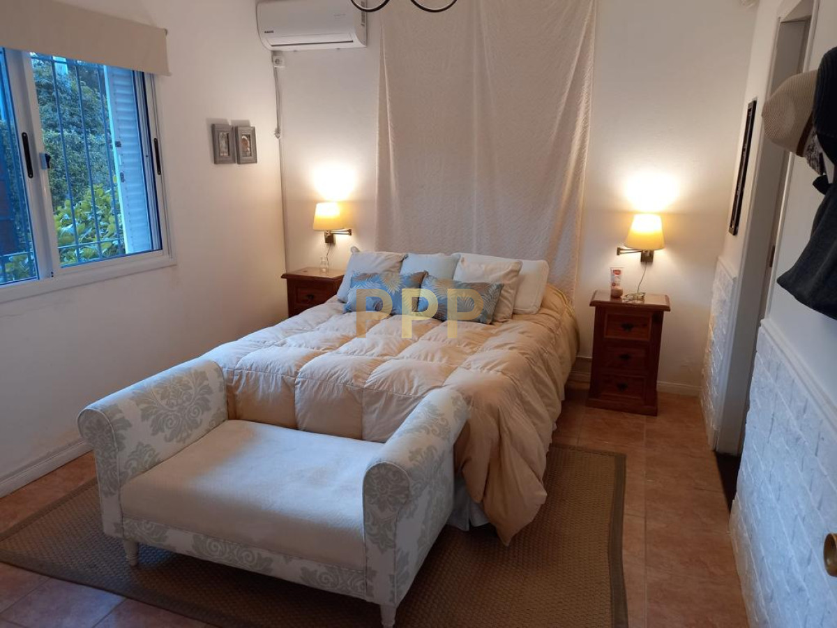 Casa ID.1658 - Casa de 3 dormitorios con piscina climatizada en alquiler. Playa brava.