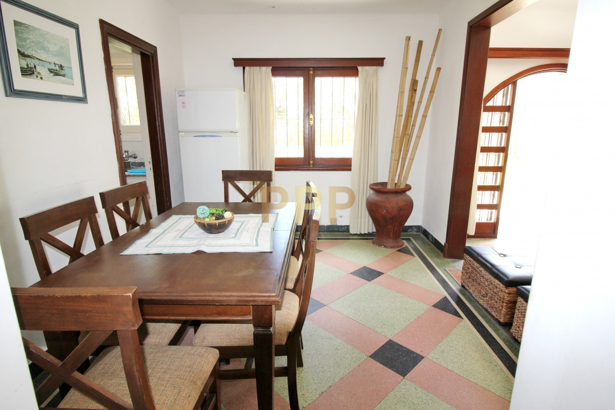 Casa ID.1712 - Casa en venta. Zona Aidy Grill.  A dos cuadras del mar!