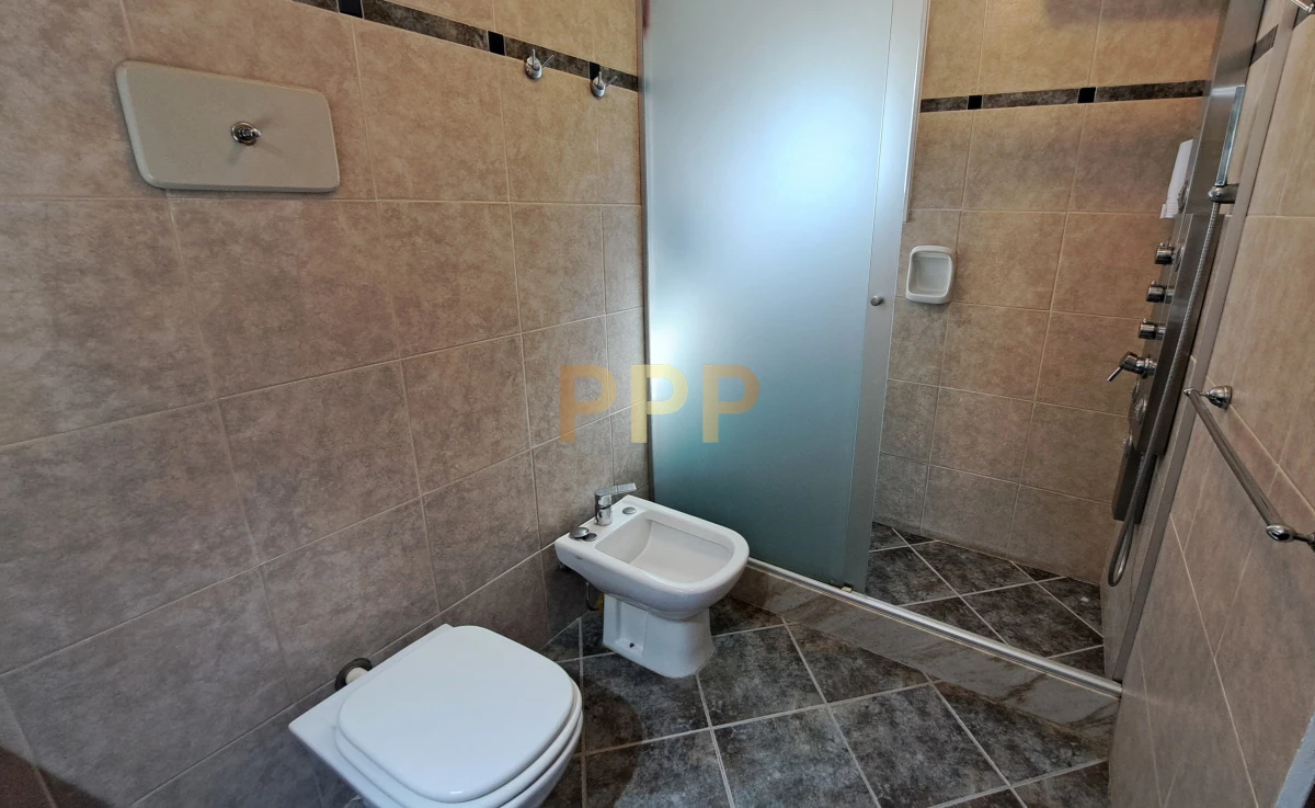 Casa ID.4225 - Casa en venta, Pinares a dos cuadras del mar.