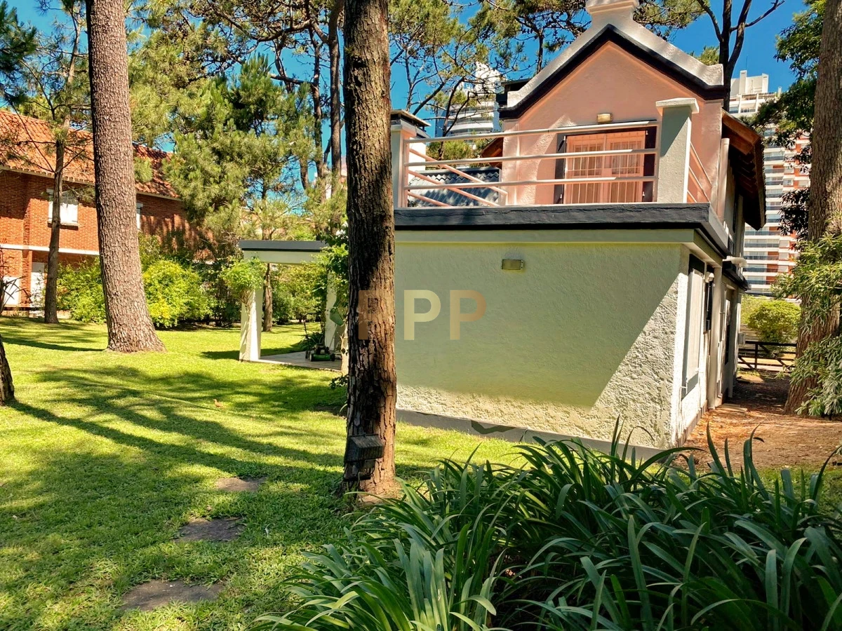 Casa ID.1675 - Casa en Brava, 3 dormitorios y demás con piscina!!!