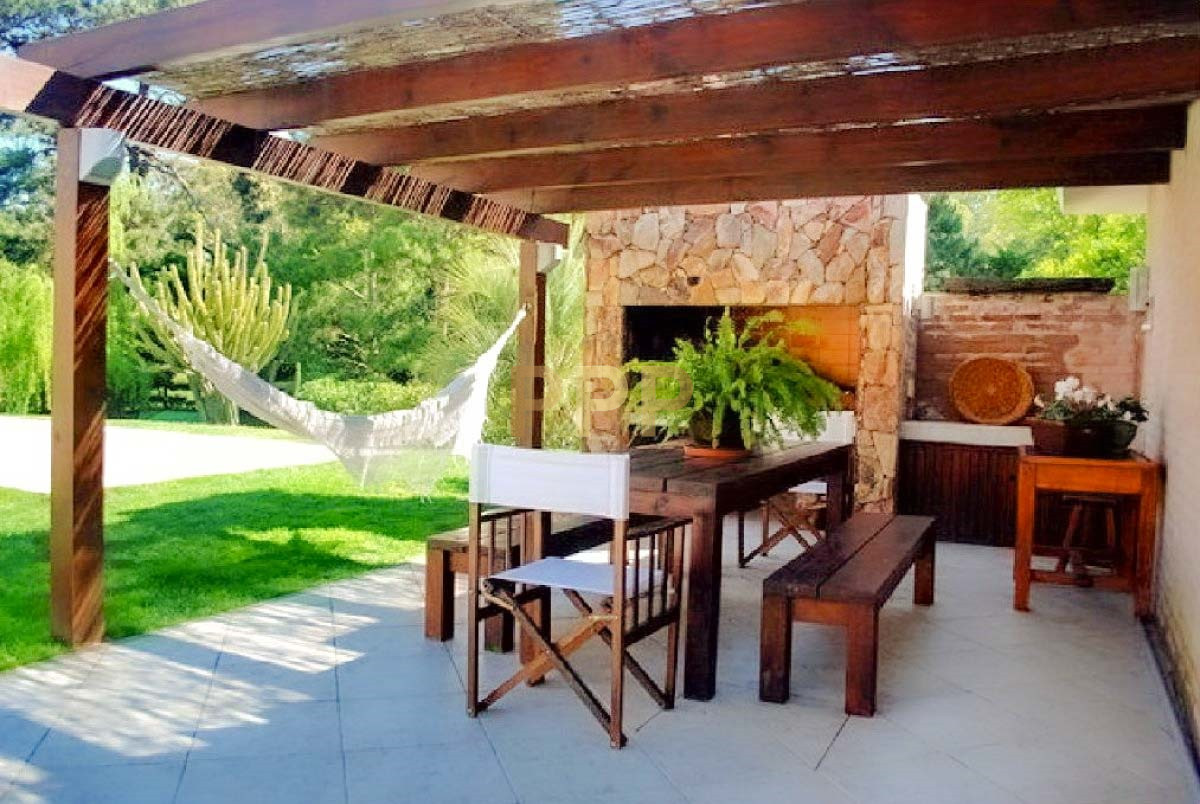 Casa ID.1663 - Excelente casa con piscina en alquiler en Rincon del Indio, playa Brava, Punta del Este.