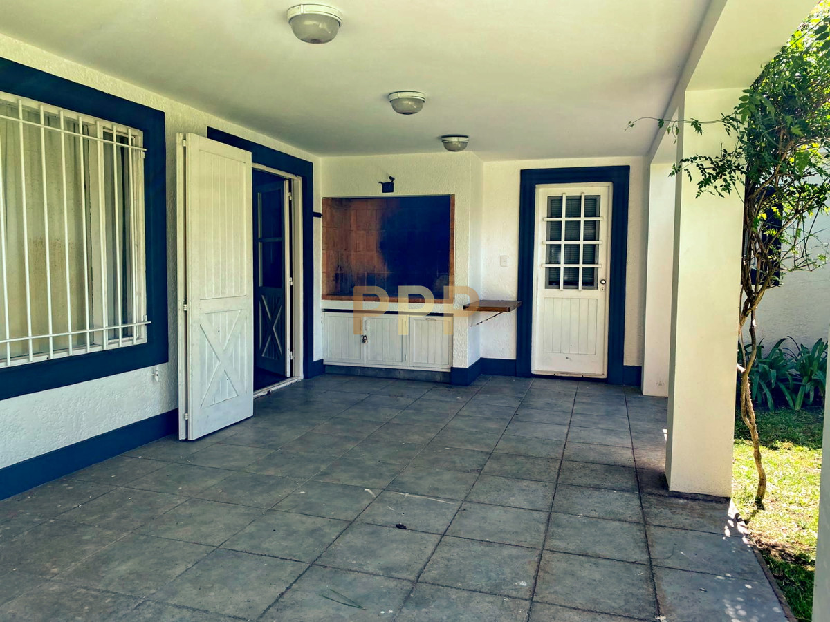 Casa ID.1675 - Casa en Brava, 3 dormitorios y demás con piscina!!!