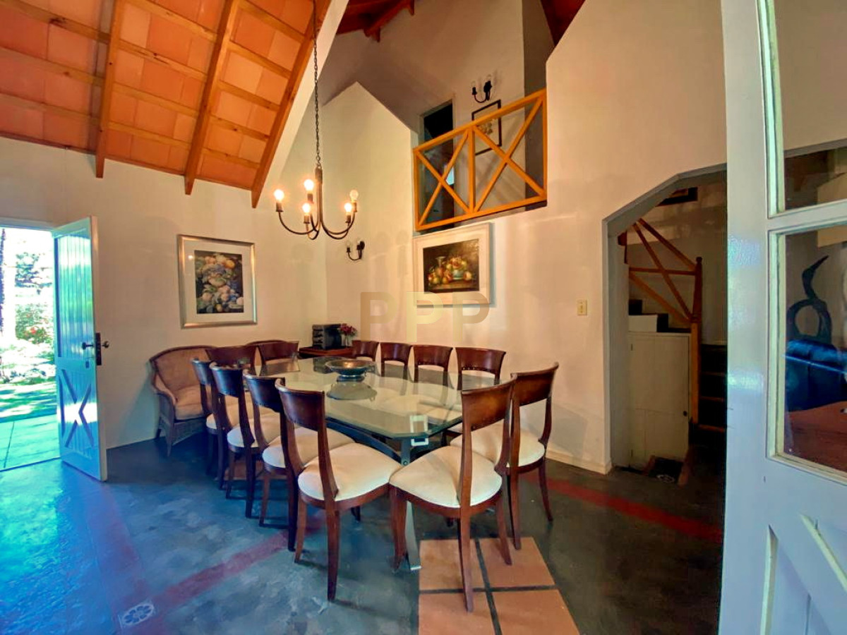 Casa ID.1675 - Casa en Brava, 3 dormitorios y demás con piscina!!!