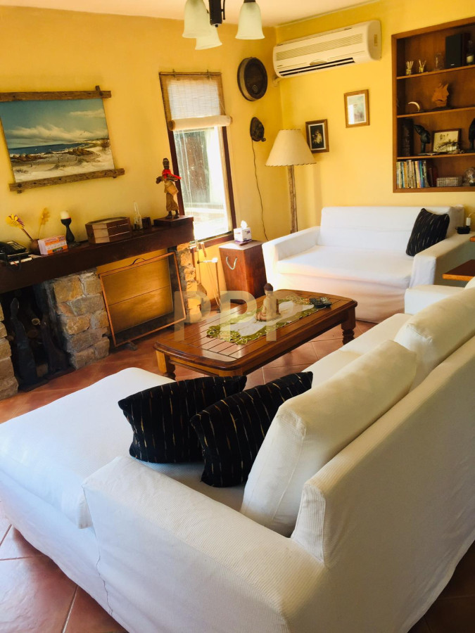 Casa ID.3200 - En venta y alquiler, casa en La Juanita !!!