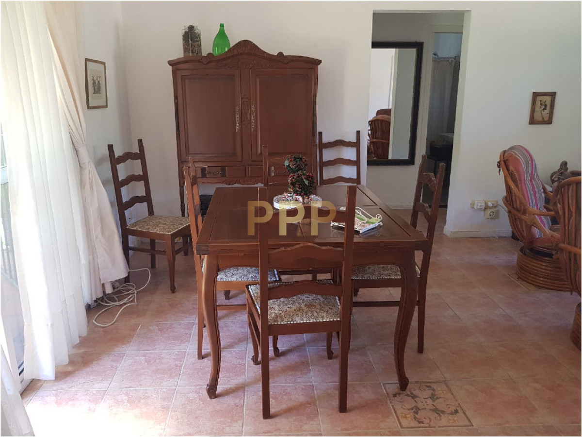 Casa ID.1658 - Casa de 3 dormitorios con piscina climatizada en alquiler. Playa brava.