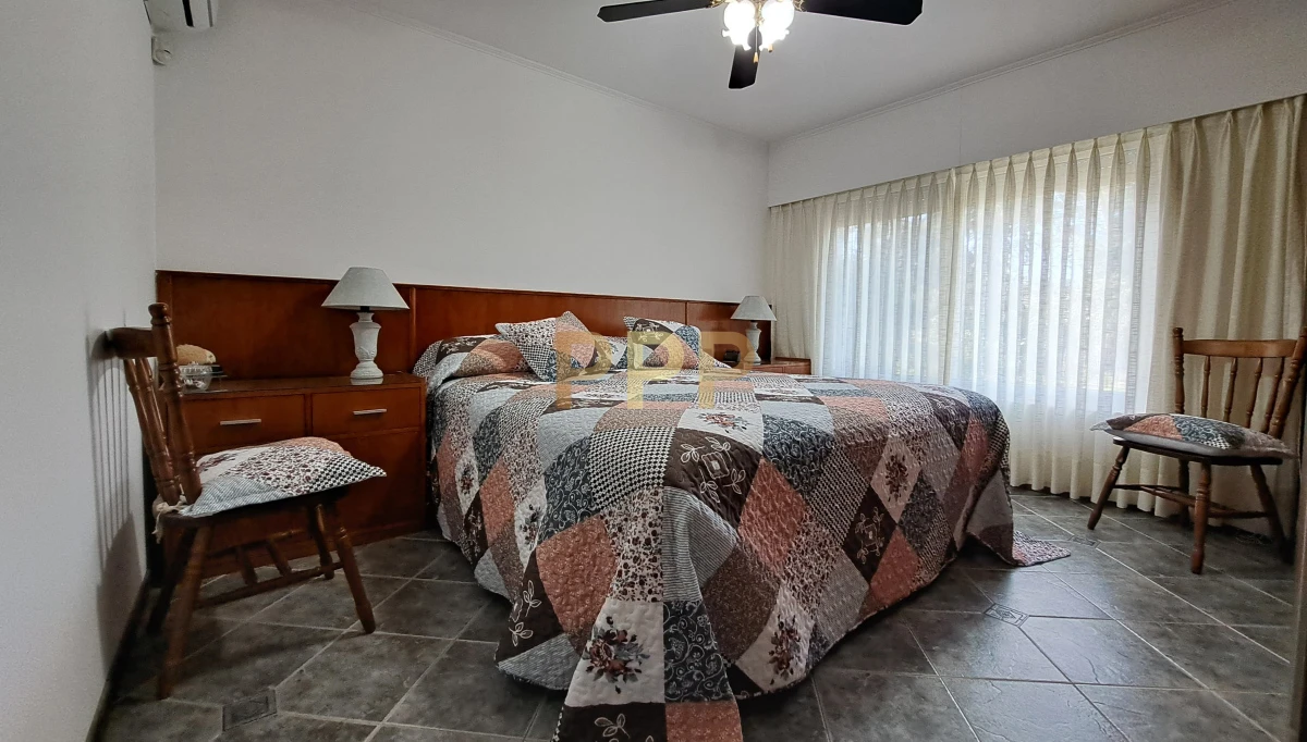 Casa ID.4225 - Casa en venta, Pinares a dos cuadras del mar.