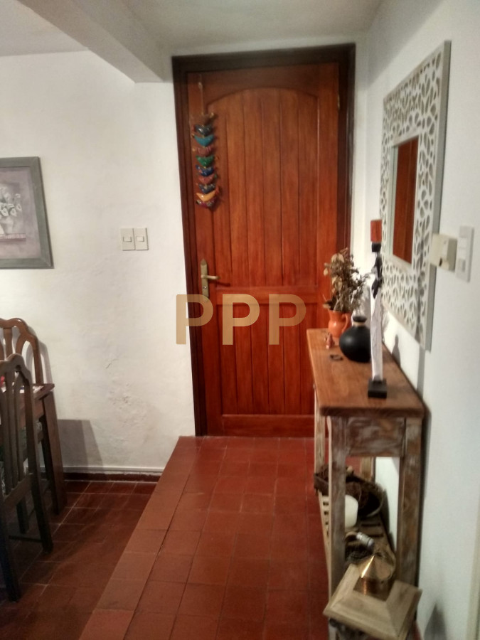 Casa ID.1716 - En alquiler.. muy linda casa con agradable entorno verde.