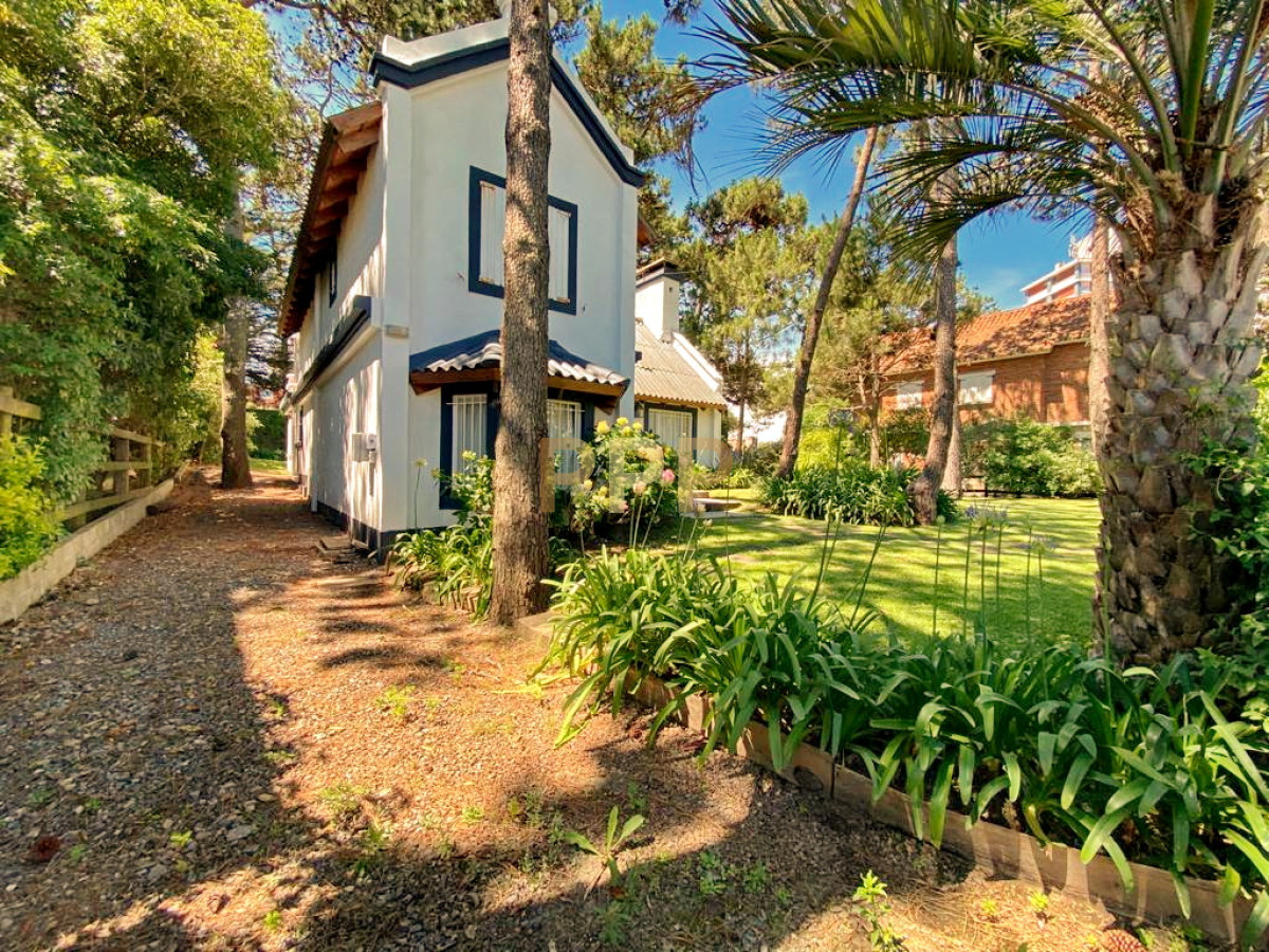 Casa ID.1675 - Casa en Brava, 3 dormitorios y demás con piscina!!!